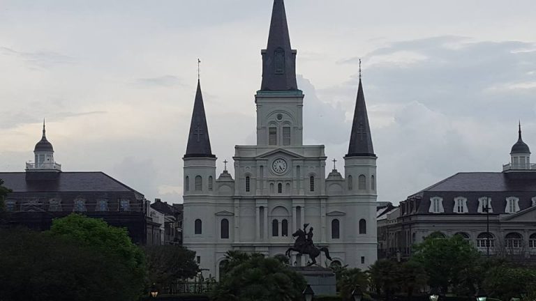 New Orleans Best Bars And Restaurants You Have To Check Out